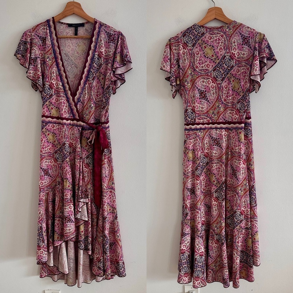 BCBG MaxAzria wrap midi dress in paisley print size medium